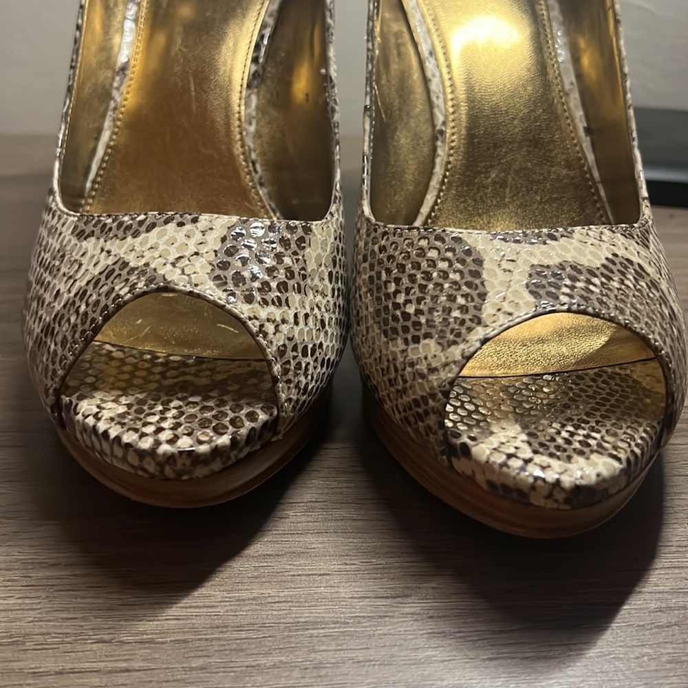 NINE WEST - Picture 2 of 9